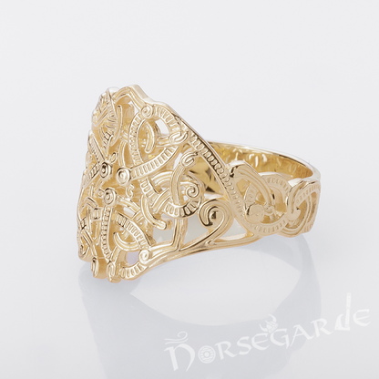 Handcrafted Urnes Art Ring - Gold