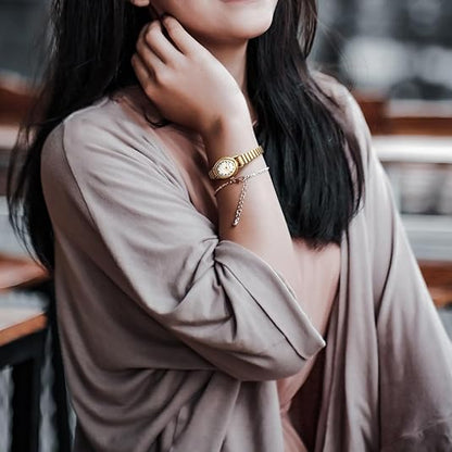 Stylish women's watch - Fashionable mini watch with stainless steel strap