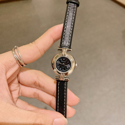 Luxury retro women's watch with leather strap