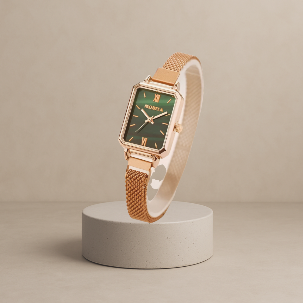 Sophia - Elegant square watch with magnetic bracelet for an effortlessly stylish look