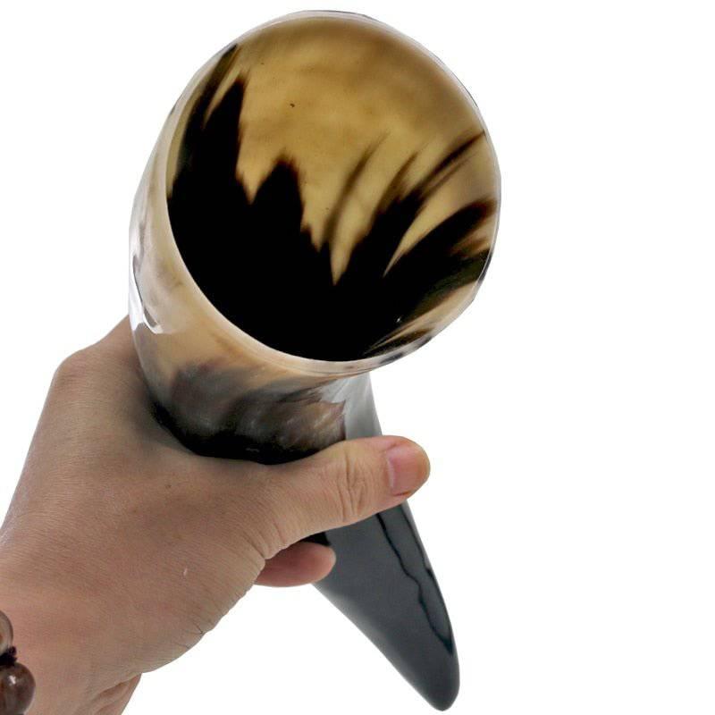 Drinking Horn with Accessories