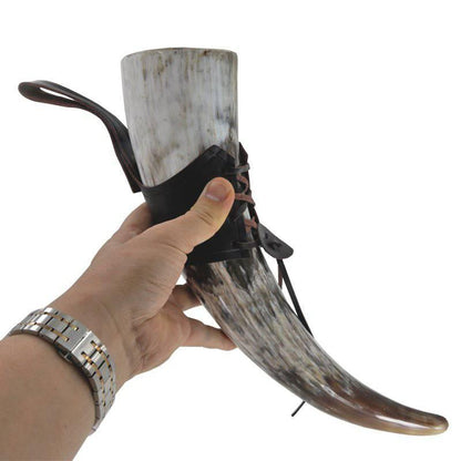 Drinking Horn with Accessories