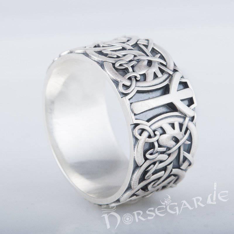 Handcrafted Algiz Rune Urnes Ornament Band - Sterling Silver