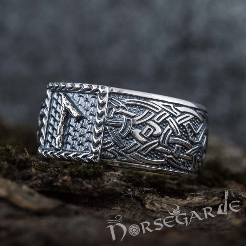Handcrafted Laguz Rune Borre Ornament Band - Sterling Silver