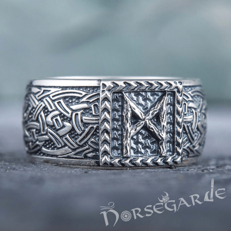 Handcrafted Mannaz Rune Borre Ornament Band - Sterling Silver