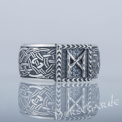 Handcrafted Mannaz Rune Borre Ornament Band - Sterling Silver