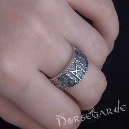 Handcrafted Mannaz Rune Borre Ornament Band - Sterling Silver